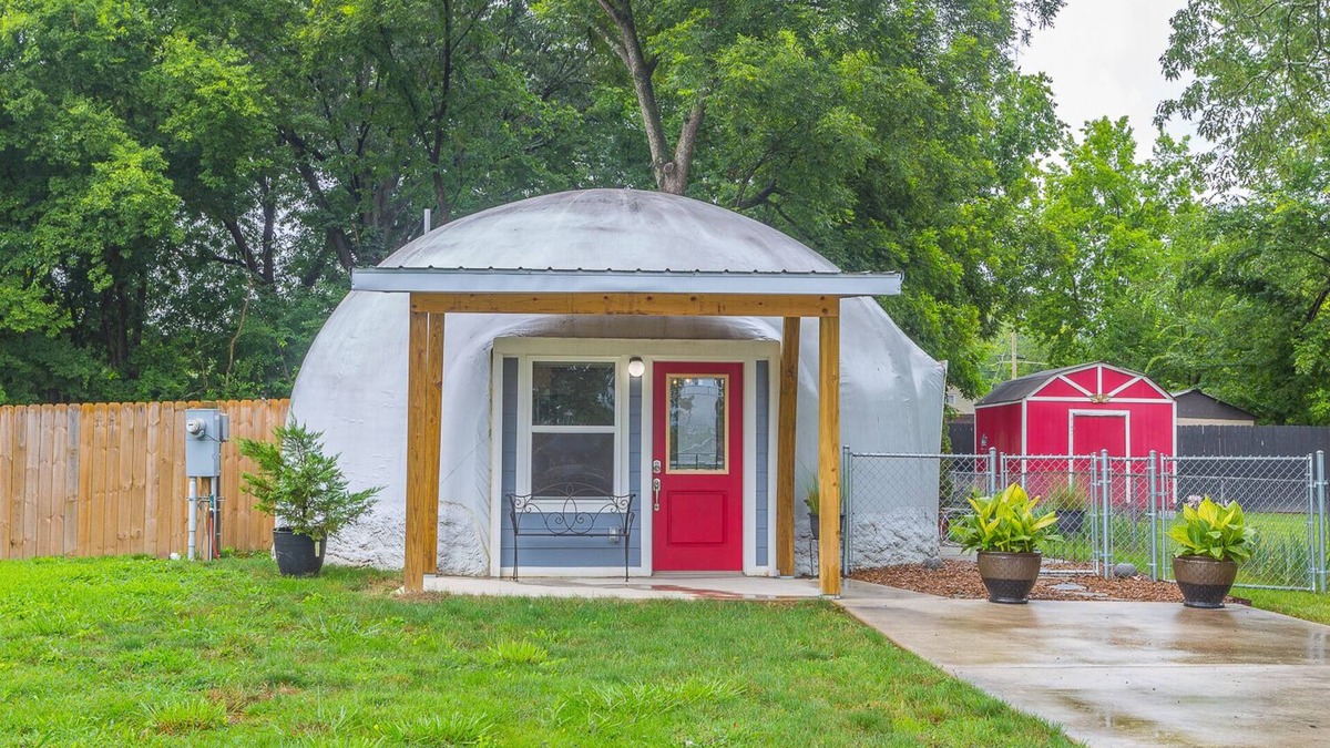 East Lake Cottage | Vacation Dome rental in the Unique city of Chattanooga TN