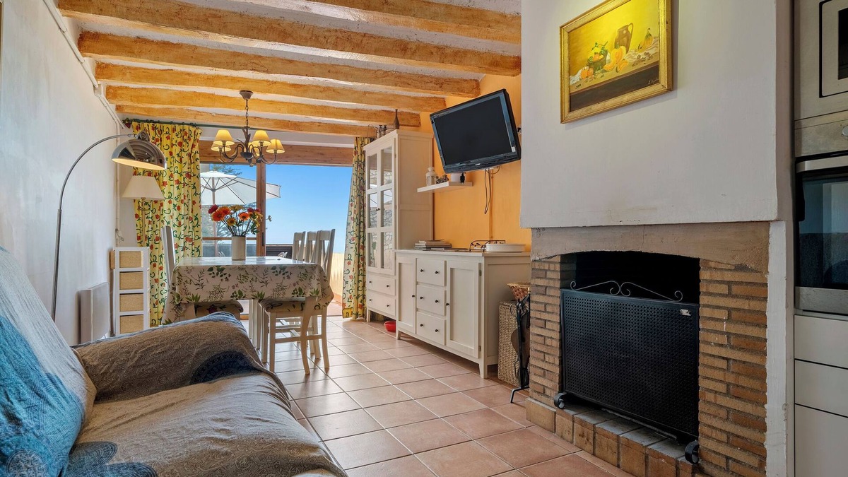 La Morera de Montsant House | Vacation Home "Cal Cosials" with Mountain View, Private Terrace & Balcony