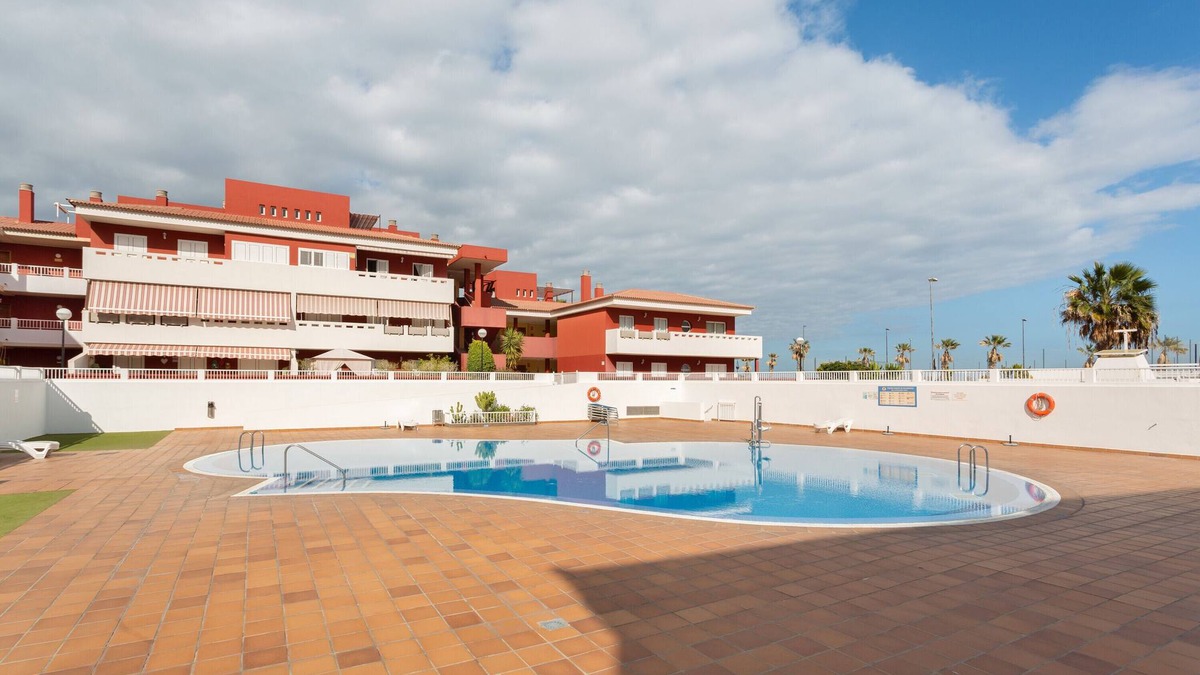 Los Gavilanes Apartment | Vacation 'Gavade' with Mountain View, Wi-Fi and Air Conditioning