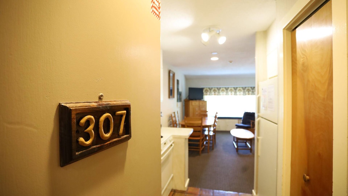 Waterville Valley Condo | Vacation Getaway at Inns of Waterville Valley (307)
