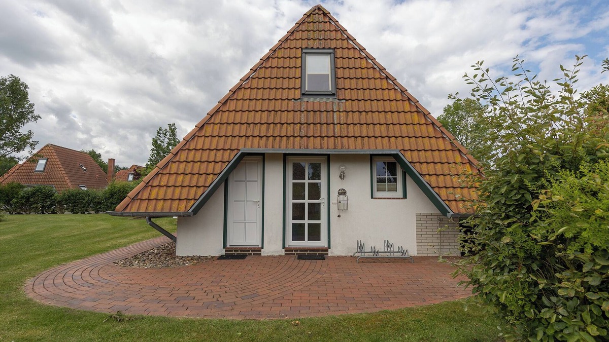 Dorumer Neufeld House | Vacation home Deichsonne. Relaxing and comfortable.