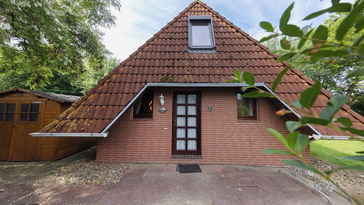 Dorumer Neufeld House | Vacation home Knechtsand 15, charming and at the cutter harbor.