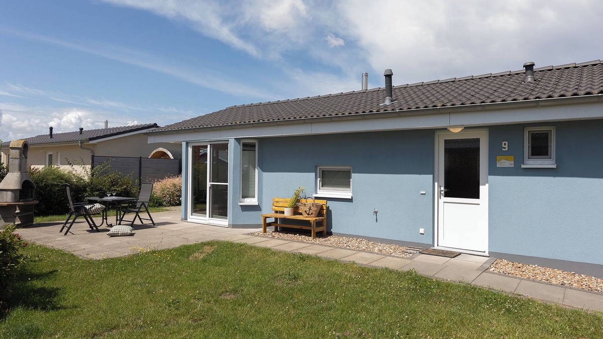 Dorumer Neufeld House | Vacation home Wattkrabbe. Charming and inviting.