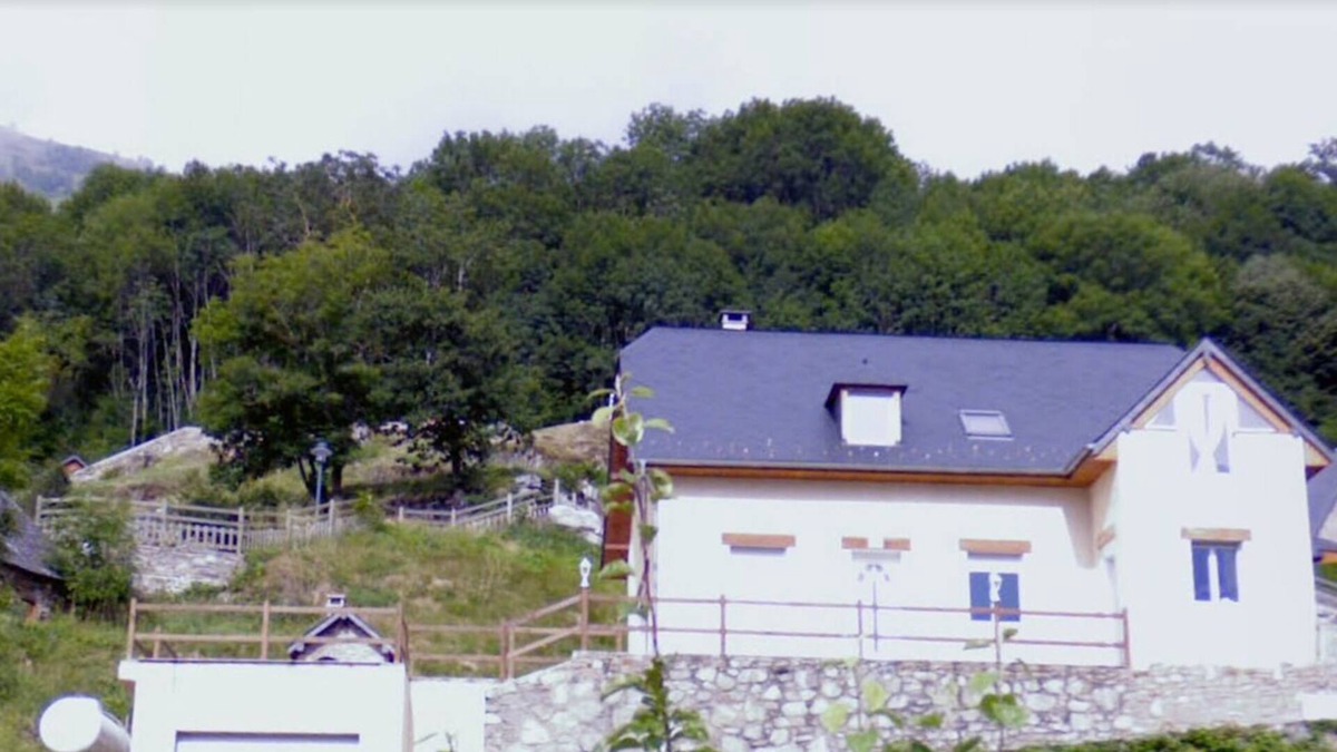 Grust Cottage | Vacation home in the heart of the Pyrenees National Park.
