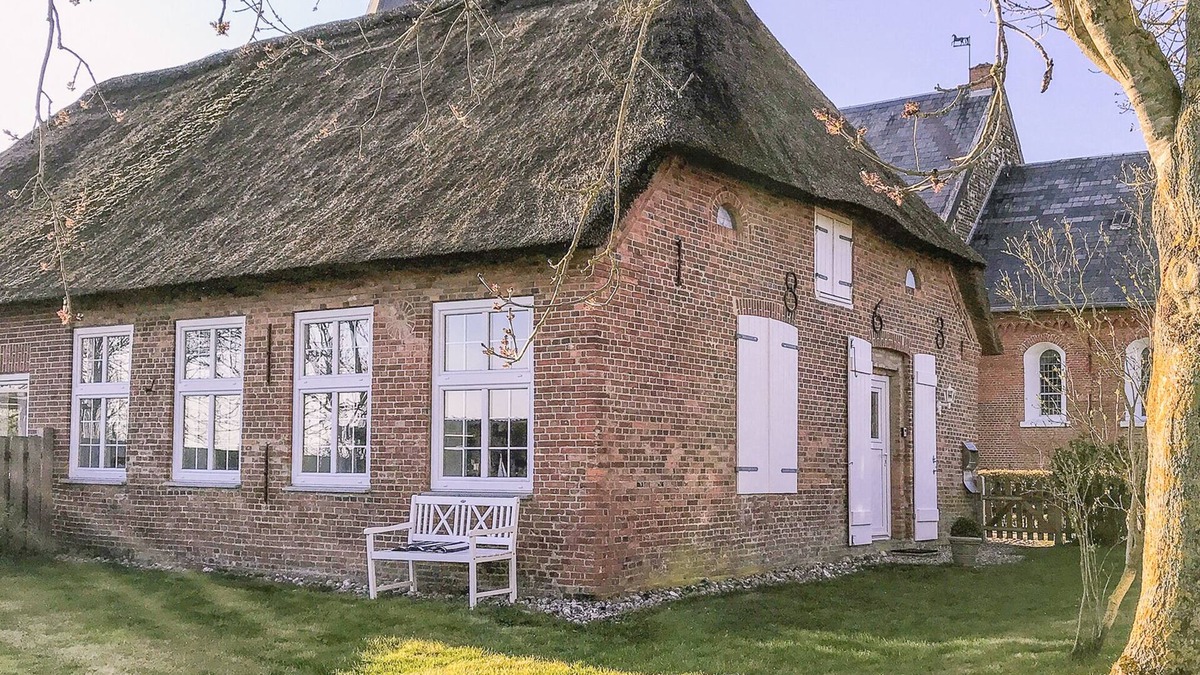 Emmelsbuell-Horsbuell House | Vacation home Alte Schule Horsbüll in Emmelsbüll-Horsbüll for up to 2 persons