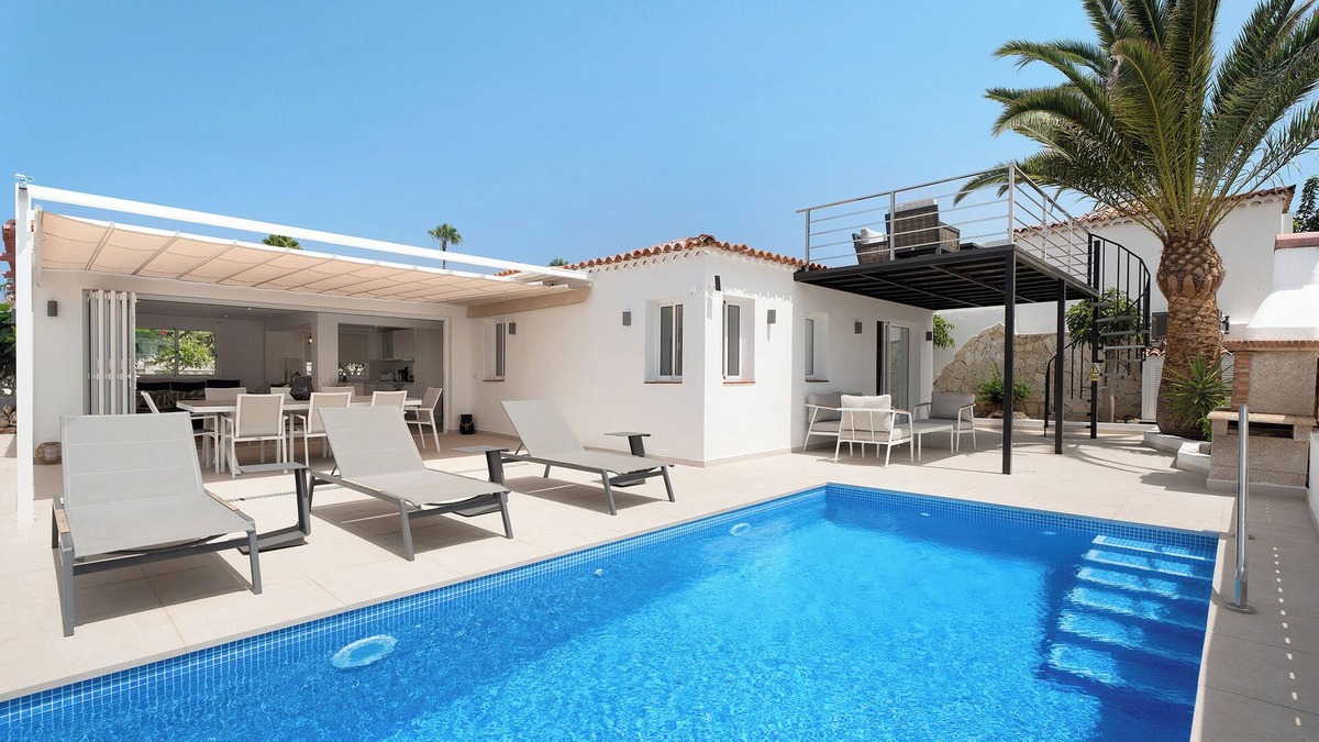 Complejo turistico Amarilla Golf Villa | Vacation Home "Villa Vista" with Sea View, Pool & Wi-Fi