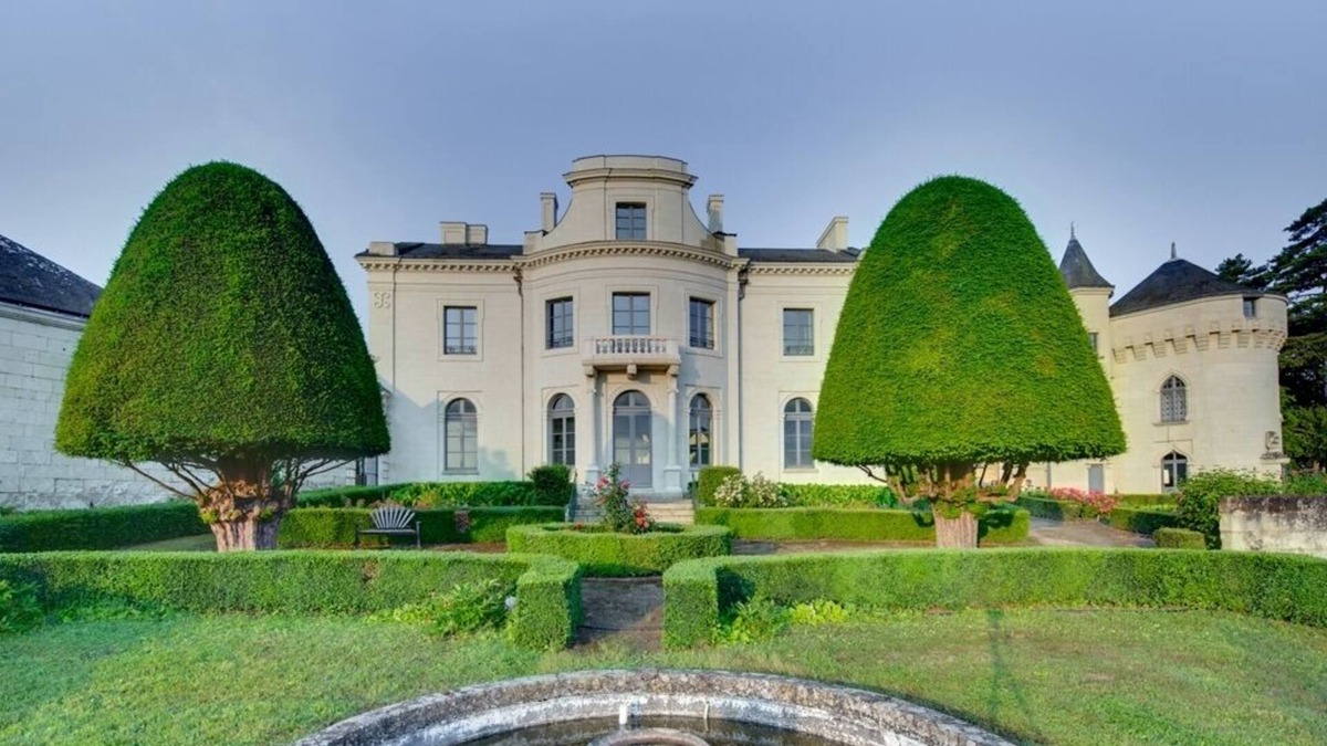 Candes-Saint-Martin Villa | vacation holiday chateau castle rental france, loire valley, wedding, special occasion