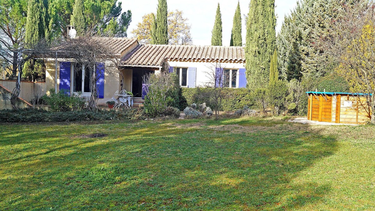 Saint-Saturnin-les-Apt House | Vacation Home "Zypresse" - Relax in with a large, enclosed parklike garden.