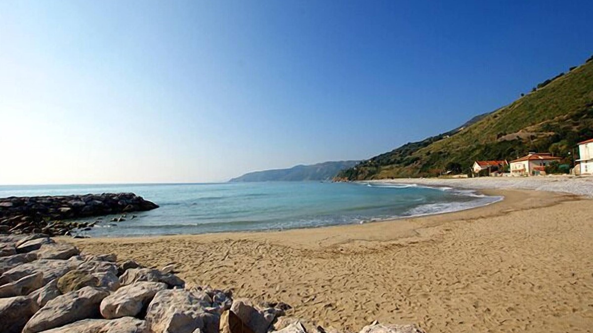 Marina Lido House | Vacation home for 6 guests with 120m² in Marina di Pisciotta (163224)