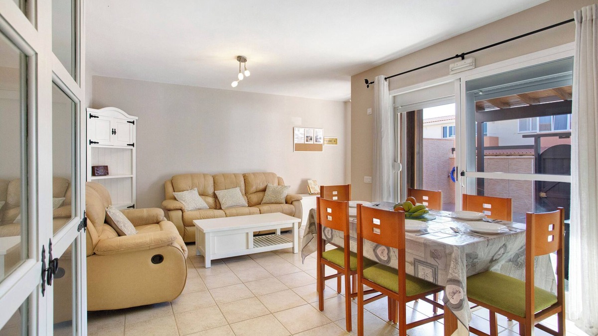 Puerto del Rosario House | Vacation Home 'Velázquez' with Private Terrace, Wi-Fi and Air Conditioning