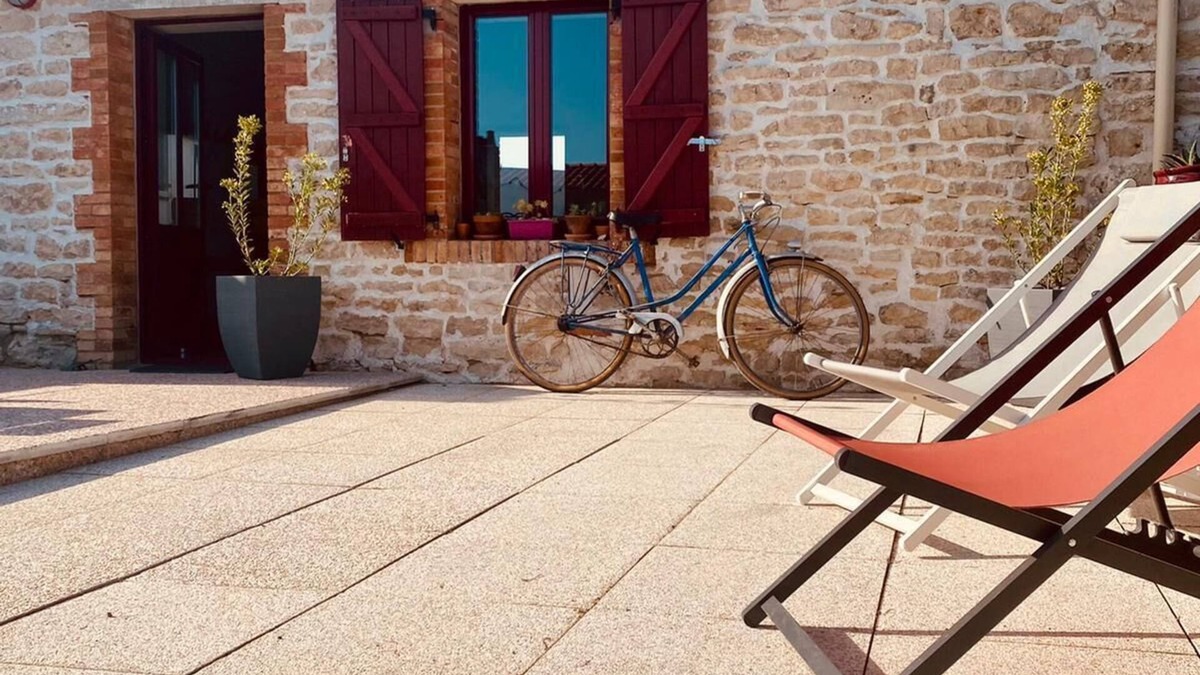Les Conches House | Vacation home 5 minutes from the beach.