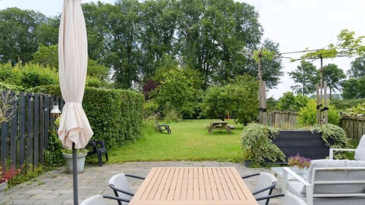 Enkhuizen Apartment | Vacation home Aan de Veste, located in the center of Enkhuizen