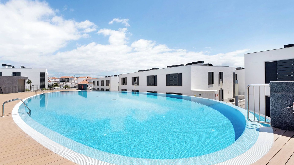 Los Gavilanes House | Vacation Home 'Abades Southern Paradise' with Mountain View, Shared Pool and Private Terrace