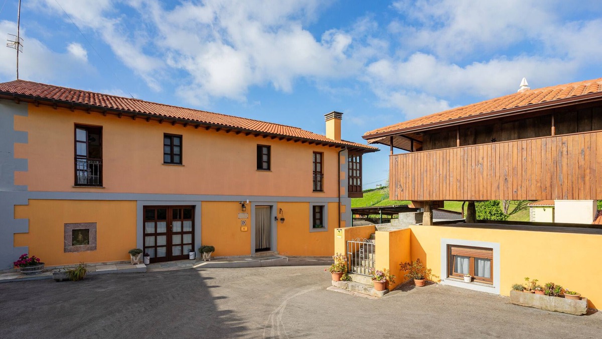 Albandi House | Vacation Home "Aldea Salguero" with Wi-Fi