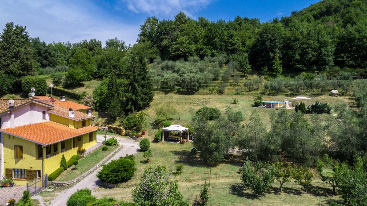 Lucca House | Vacation Home Alla Quercia - Peace and relaxation in the hills of Lucca