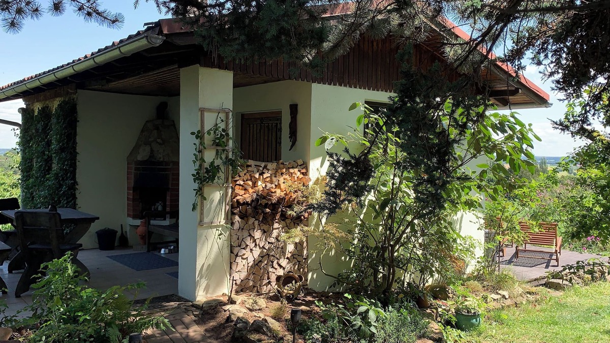 Waltershausen House | Vacation home "Am Hermannstein" with panoramic view and garden. Vacation with a dog.