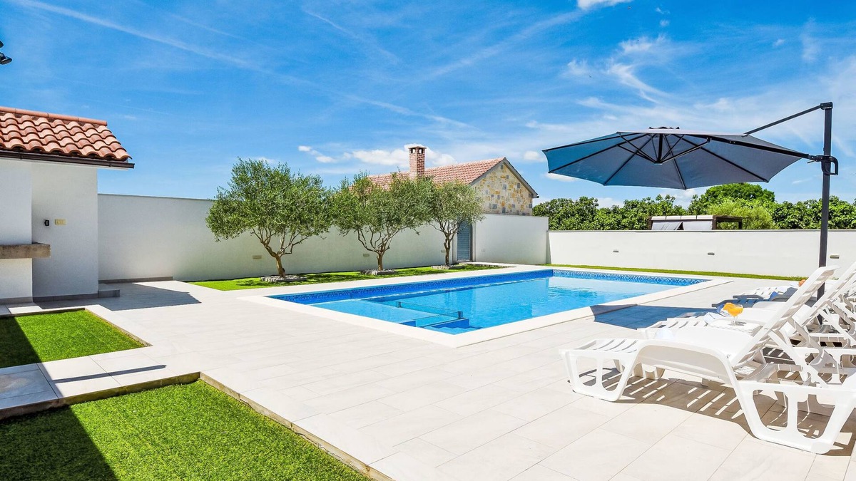 Smilcic House | Vacation home Anić by Interhome