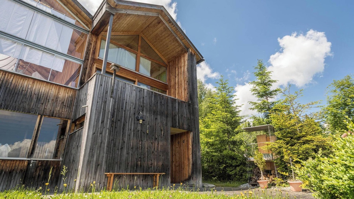 Grossdorf House | Vacation Home "Haus der Sinne Bregenzerwald" with Mountain View & Balcony