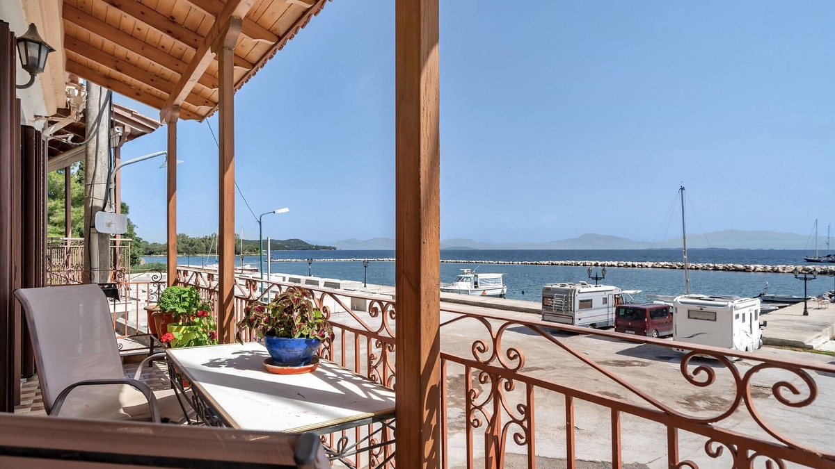 Vonitsa House | Vacation Home "Barba Panais' House" with Balcony & Sea View