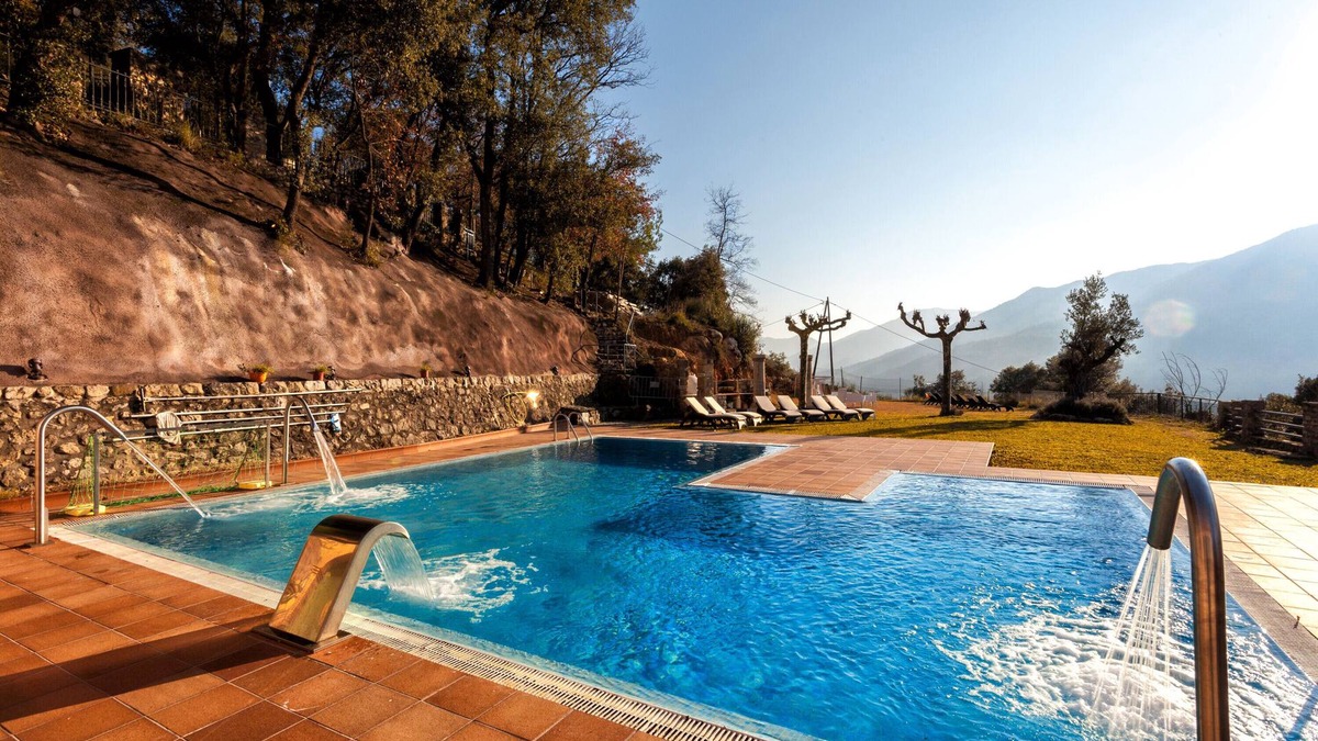 Amer Villa | Vacation Home 'Can Xera' with Mountain View, Private Pool, Terraces, A/C & Wi-Fi