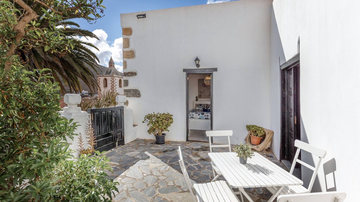 Betancuria House | Vacation Home 'Casa Doña Carmen' with Mountain View, Private Terrace and Wi-Fi