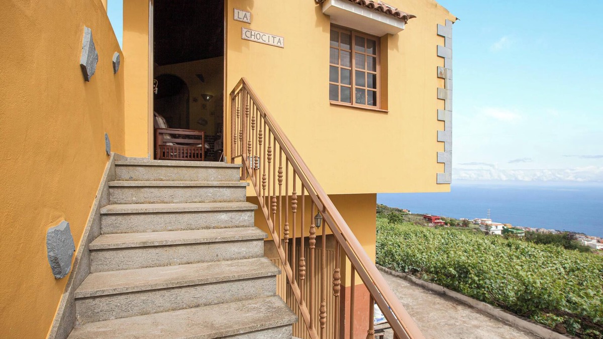 Los Realejos House | Vacation Home Casa La Chocita with Sea View, Mountain View