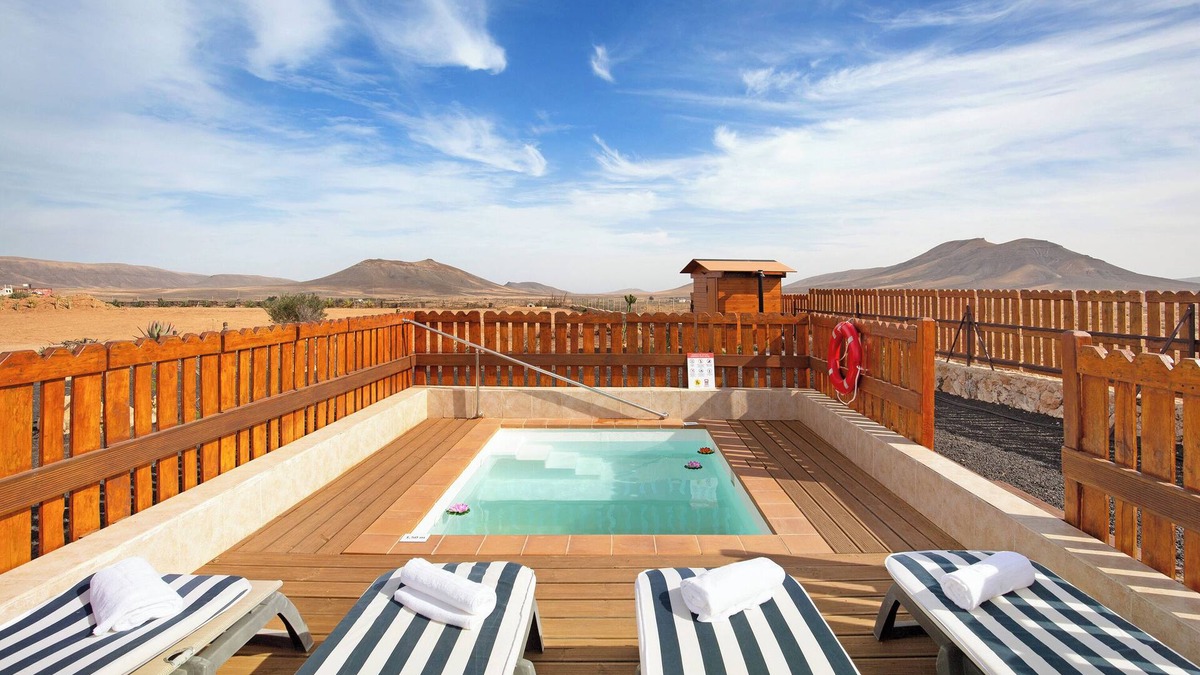 Triquivijate House | Vacation Home 'Casa Glory' with Mountain View, Wi-Fi and Air Conditioning