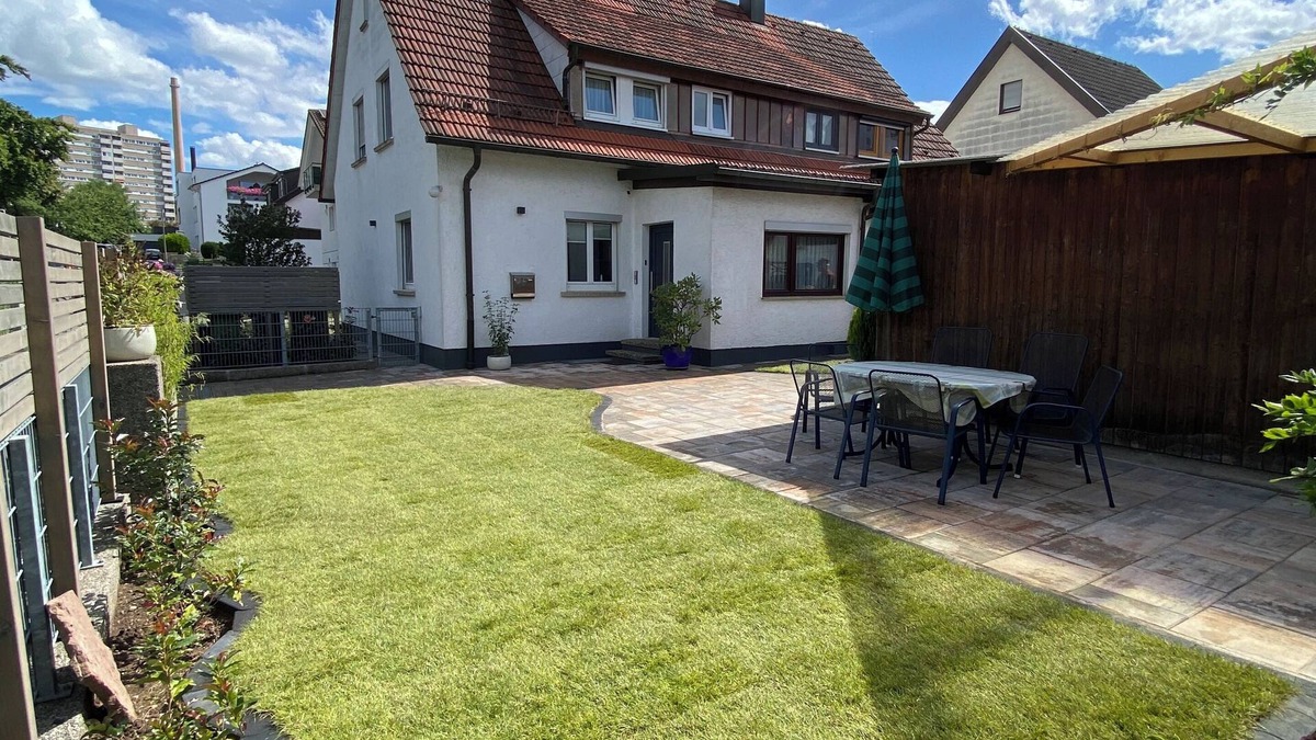Boeblingen House | Vacation home, cooking island, garden, parking, 4-8 persons