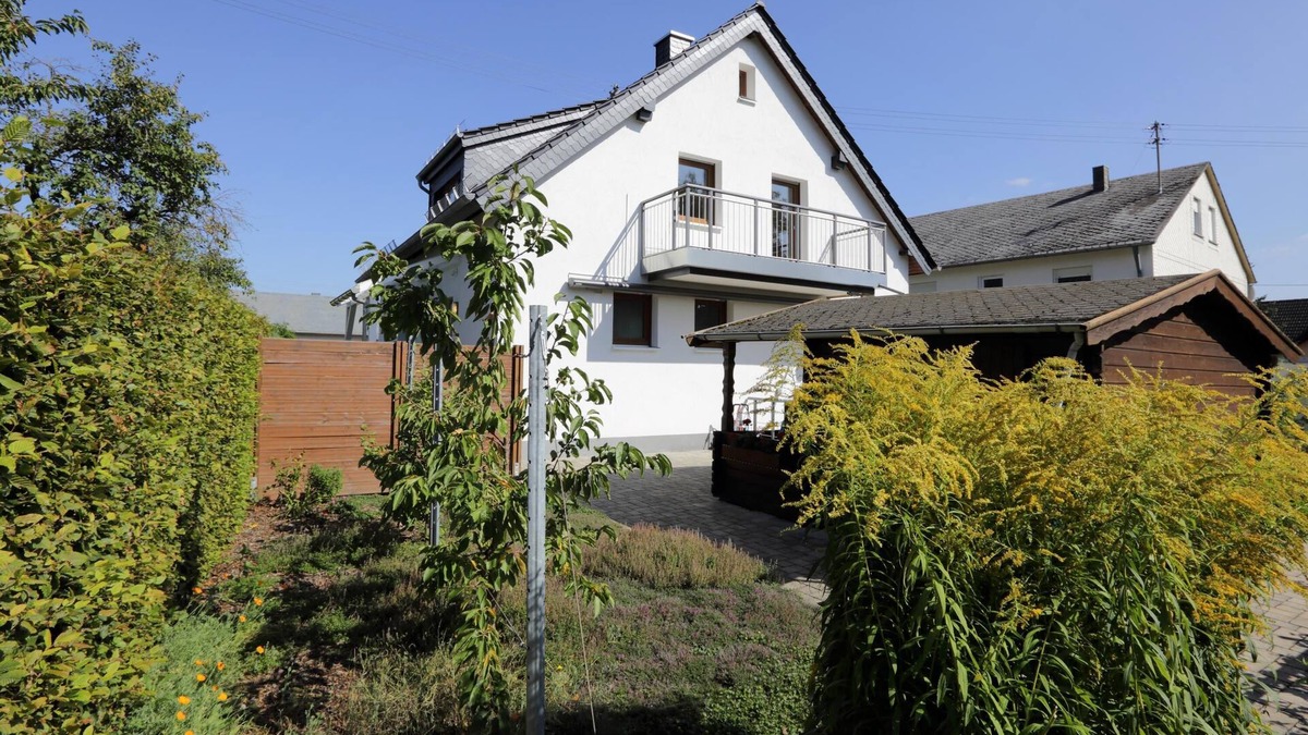 Mastershausen House | Vacation Home "Däschinger" with Wi-Fi, Balcony, Terrace & Garden