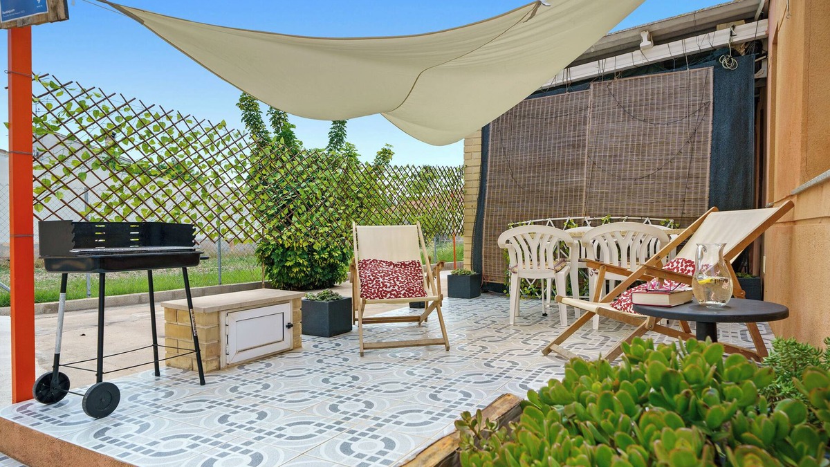 Deltebre House | Vacation Home "Delta Home" with Private Terrace & Wi-Fi