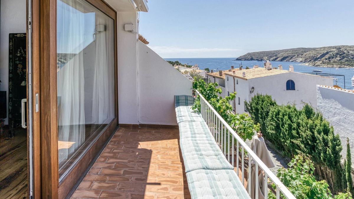 Cadaques House | Vacation Home 'Designer House with Panoramic Views' with Sea View, Wi-Fi and Air Conditioning