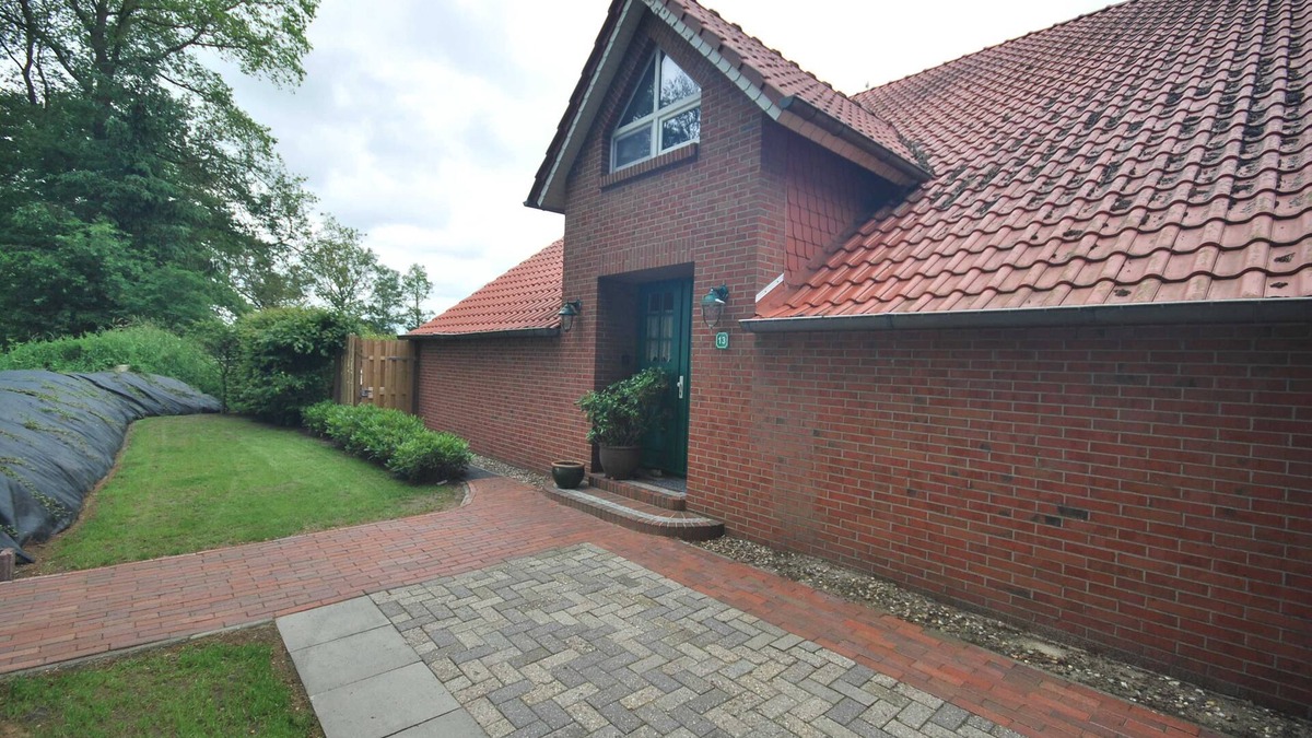 Uplengen House | Vacation home Eichenhof 35648 - Holiday home Eichenhof