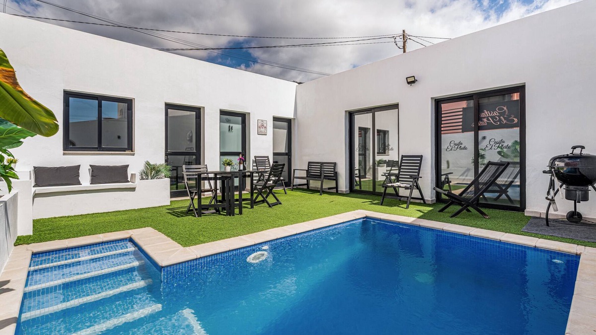 Candelaria House | Vacation Home 'El Pleito' with Private Pool, Private Terrace and Wi-Fi