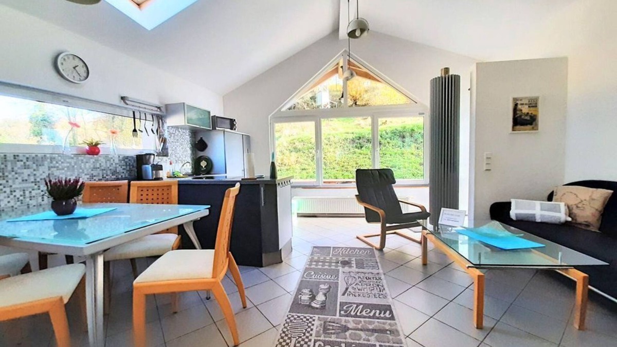 Zweifelscheid House | Vacation home Engelsdorf (up to 27 pers.) - South Eifel family and group vacation homes