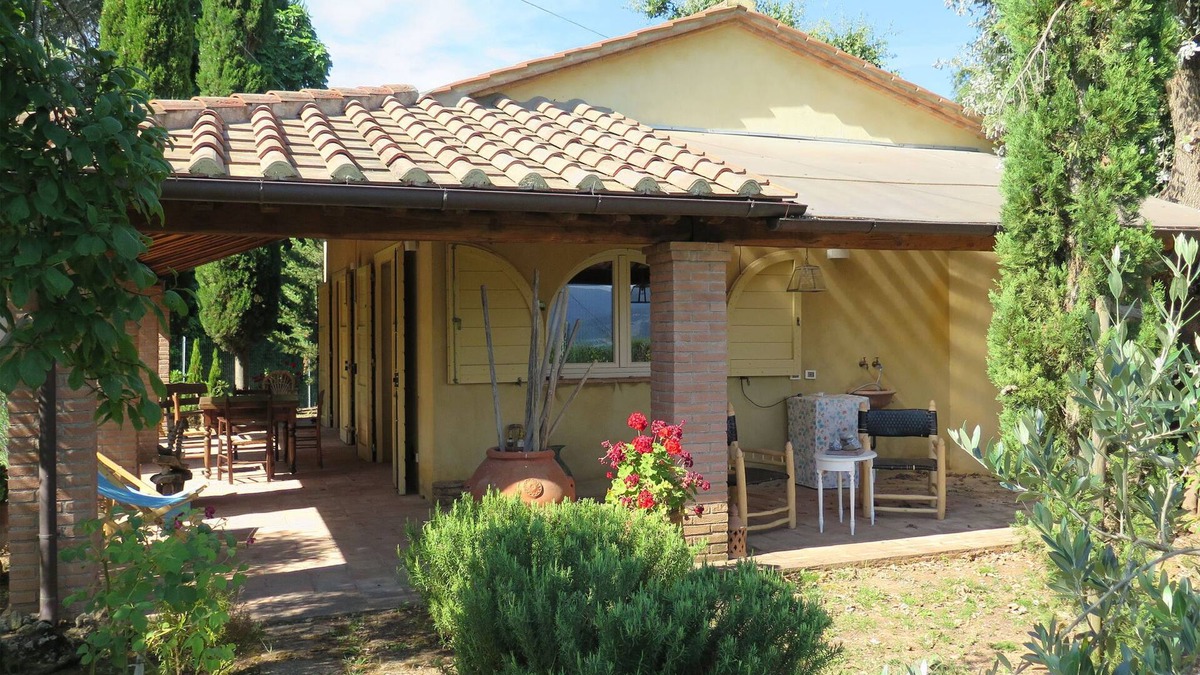 Montescudaio House | Vacation home Erbe by Interhome