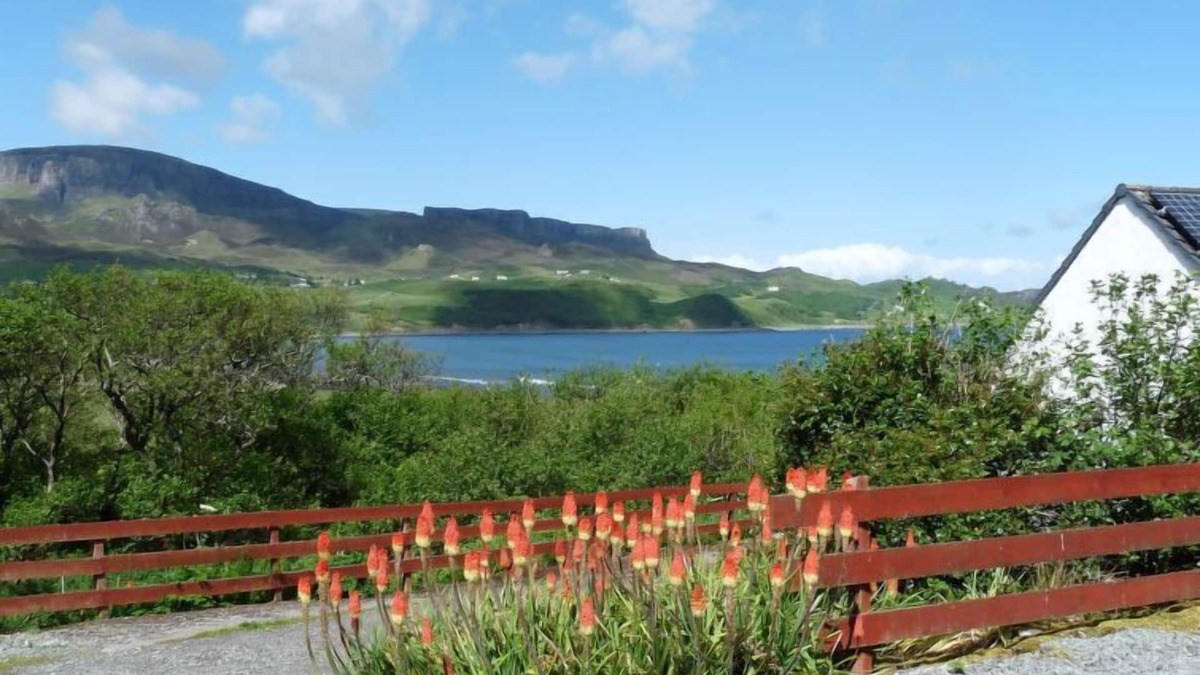 Staffin House | Vacation home Ewan's by Interhome