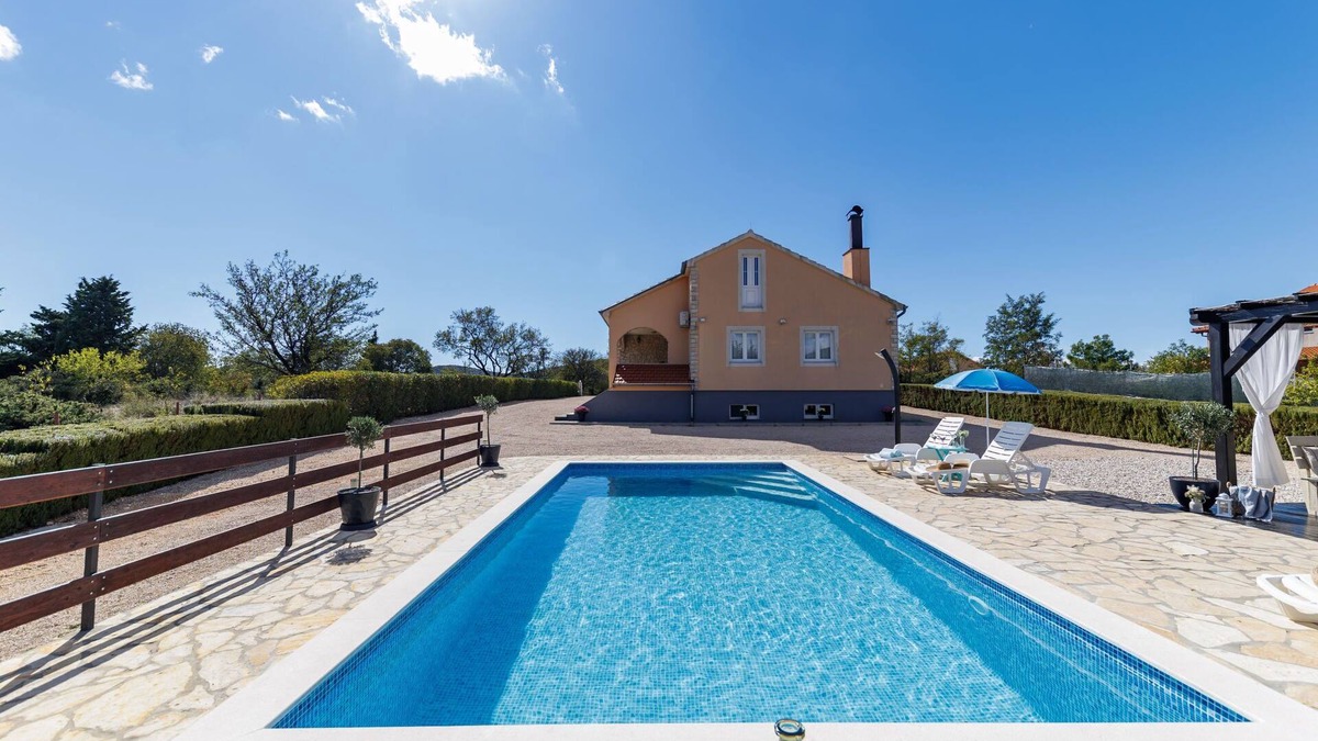 Banjevci House | Vacation home Fabio by Interhome