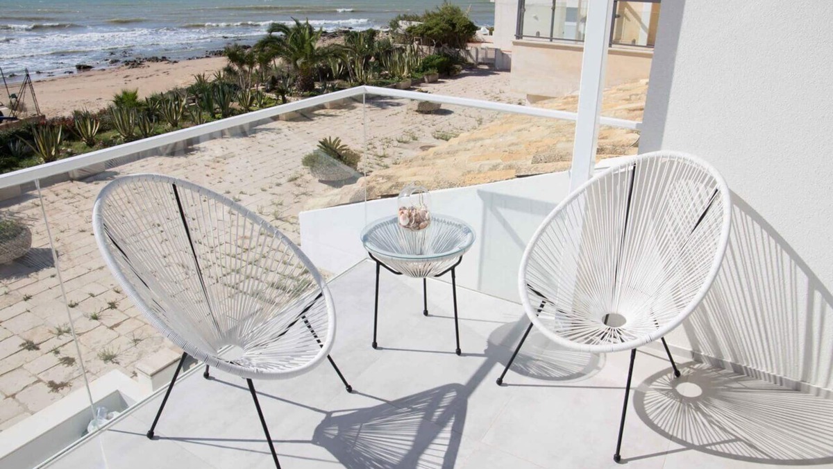Casuzze House | Vacation home facing the sea