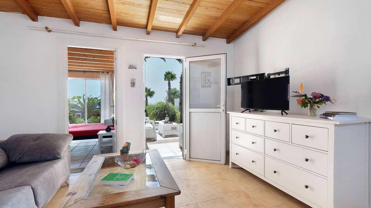 San Isidro House | Vacation Home 'Finca Firmamento - Casa Sol' with Mountain View, Private Terrace and Wi-Fi