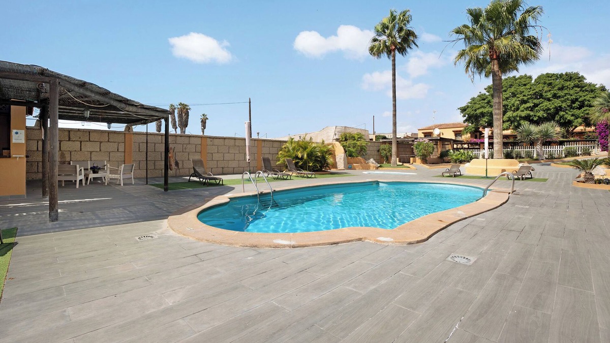 Las Galletas Apartment | Vacation Home "Finca La Bonita P2" with Shared Pool & Wi-Fi