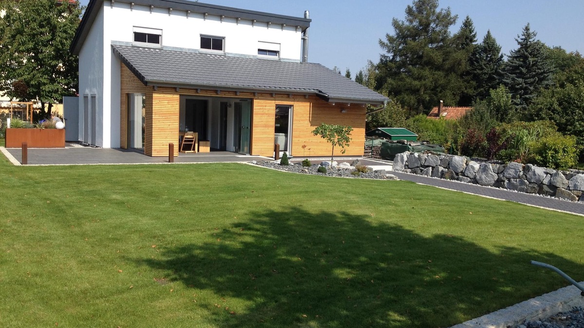 Oybin House | Vacation home for up to 6 people with large garden, 3 bedrooms and 2 bathrooms <b