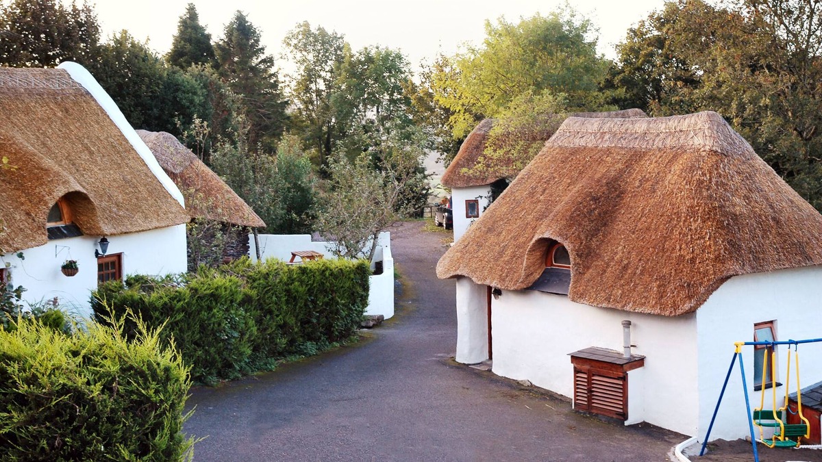 Shiplake House | Vacation home for up to 5 people on Lough Allua, West Cork