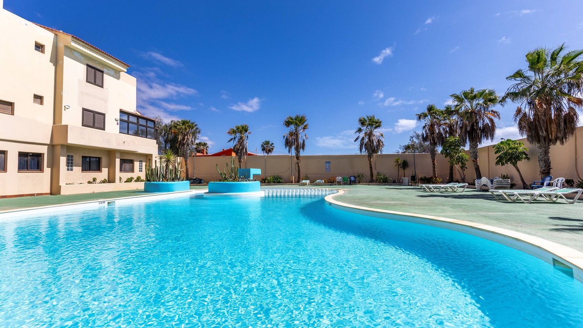 Parque Holandes Apartment | Vacation Home 'Gmar House Relax y Naturaleza' close to the Sea with Shared Pool & Wi-Fi