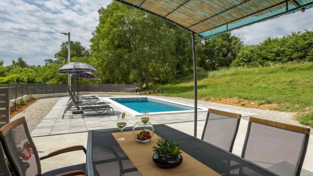 Pican House | Vacation home Hamara by Interhome