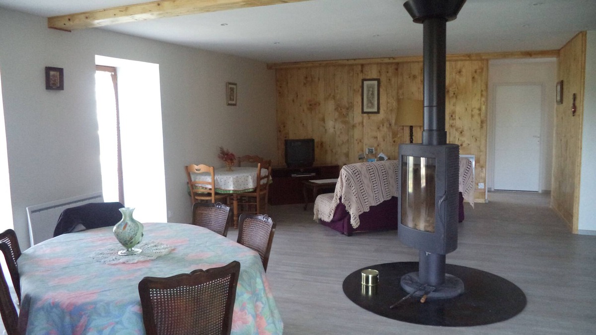 Girgols House | Vacation home hiking fishing hunting near Salers equipped for the disabled