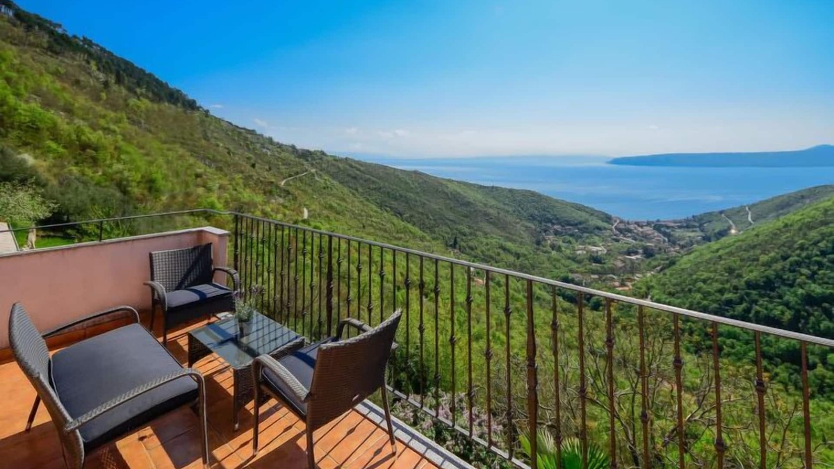 Sucici House | Vacation home Stefi by Interhome