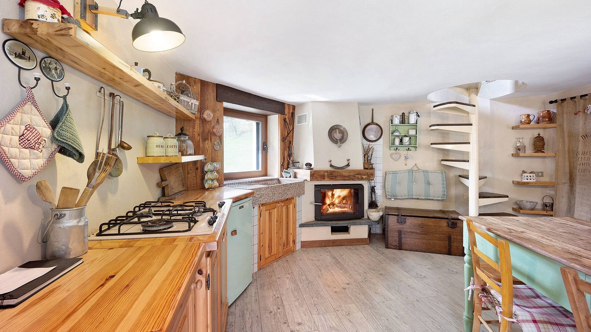 Monesi House | Vacation Home "Il Teccio Di Sandro" with Private Garden & Wi-Fi