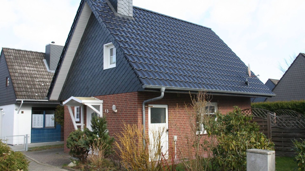 Duhnen House | Vacation home in a quiet location close to the beach with a small garden