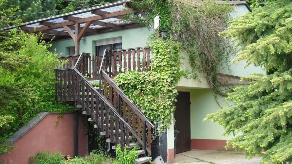 Guentersberge House | Vacation home in a superb location with a view of the forest and lake