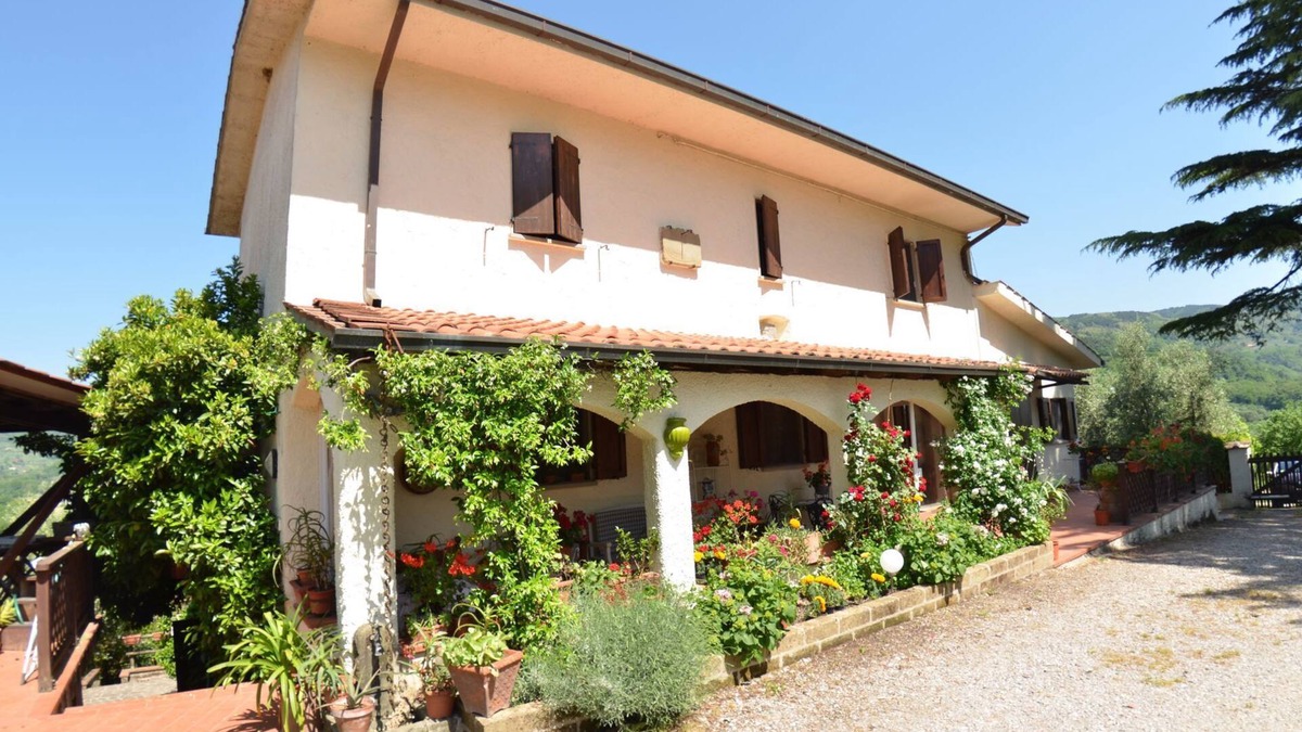 Pieve a Nievole House | Vacation Home in Nievole with 2 bedrooms sleeps 4